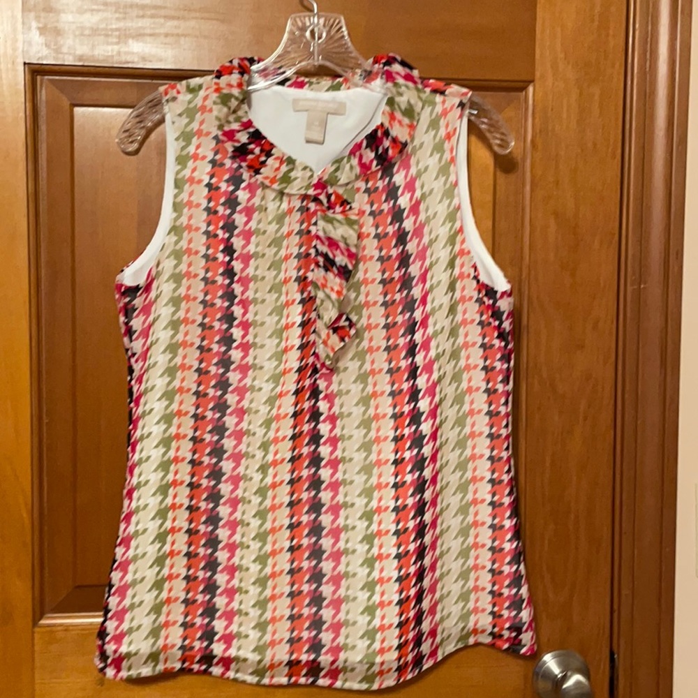 Banana Republic Colorful lined sleeveless blouse.